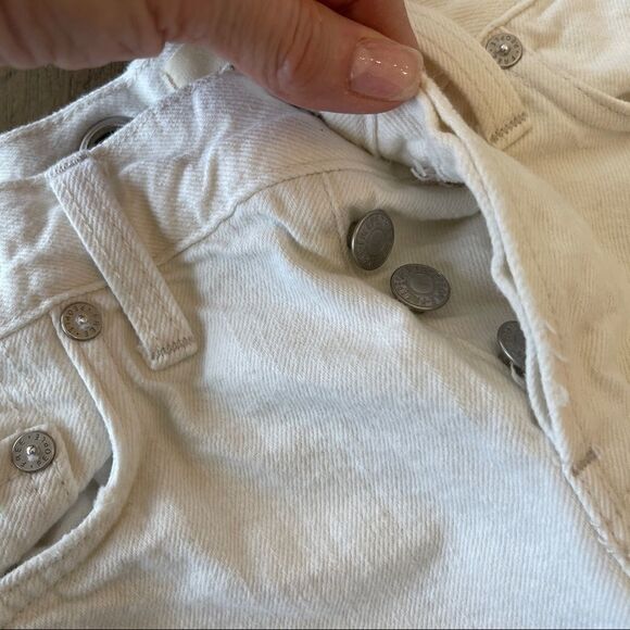 We the Free‎ White Distressed Shorts with Grommets in Waist for Tie Belt - 24 - Picture 4 of 9